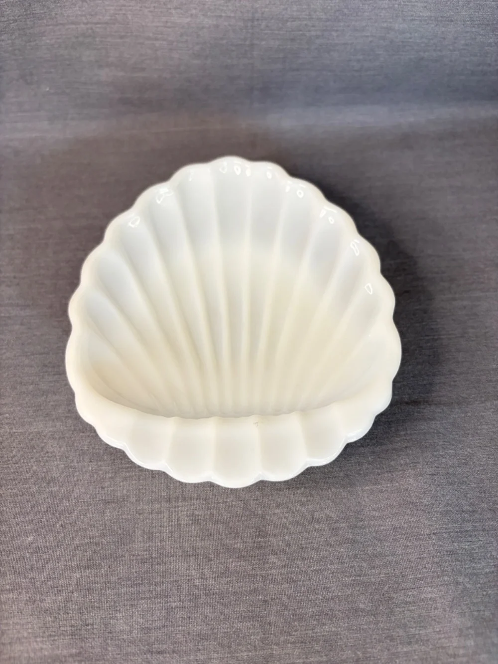 Vintage White Milk Glass Shell Dish Scalloped Trinket Soap Candy Dish Ashtray